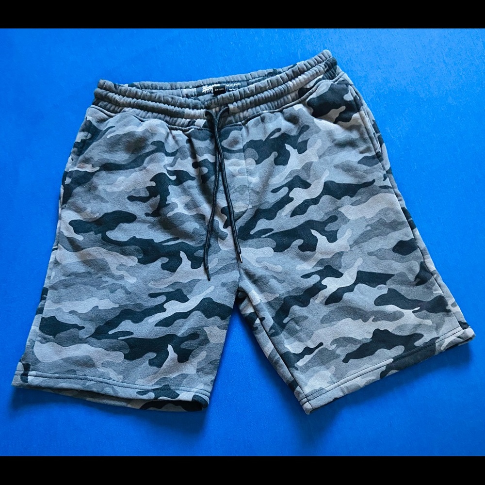 Brooklyn cloth brand Knit shorts
Black and gray camo print
